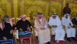 أمير عسير ينقل تعازي خادم الحرمين الشريفين  للشهيدين آل منصور والعسيري