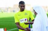النصر يجدد عقد البحريني محمد حسين