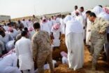 بالصور.. أهالي العارضة يشيعون جثمان الشهيد “شراحيلي”
