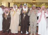 بالصور.. تبوك تودع الشهيد المقدم عبدالله البلوي.. وأمير المنطقة يتقدم المصلين