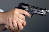 مواطن يطلق النار على اثنين فيردي أحدهما قتيلاً في رفحاء