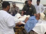 بالصور.. طائرة الإخلاء تنقل الجندي مصيلح بعد تعرُّضه لقذيفة حوثية