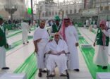 خالد بن طلال ينشر صوراً لمشروع “إفطار” بالحرم.. ويكتب: “من والد ووالدة مريض يرجوان الدعاء له بالشفاء”