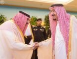 بالصور.. خادم الحرمين يصل إلى مكة لقضاء ما تبقى من شهر رمضان بجوار بيت الله الحرام