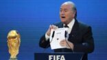بلاتر: ساركوزي ورئيس ألمانيا السابق ضغطا لمنح قطر شرف استضافة مونديال 2022
