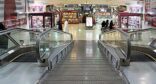 تهتك يدي طفل بعد احتجازهما في سلم مول بالطائف