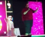 بالفيديو.. مواطن يقاطع عرضاً كوميدياً باحتفالات الرياض بسبب استخدام ألفاظ غير لائقة