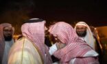 أمير القصيم يزور الشيخ الفوزان في منزله