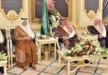 بالفيديو والصور.. نائب الملك يستقبل الأمراء والعلماء وكبار المسؤولين وجموعاً من المواطنين