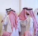 بالصور.. وزير العمل في تأثر بالغ يودّع أخاه الإعلامي “الدوسري”