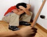 أب يكسر جمجمة طفلته ويحاول قتل نفسه في حائل