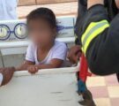 إنقاذ طفلة علقت داخل “غسالة” ملابس بحائل