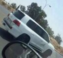 “مرور تبوك” يطيح بسائق “لكزس” وضع ملصقات “تاكسي” على سيارته (صورة)