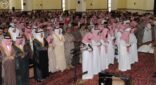 بالصور.. أمير تبوك يؤدي صلاة الميت على 3 من شهداء الواجب