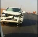 “لاند كروزر” يصطدم بقطيعٍ من الأغنام على طريق “شقراء – الدوادمي” (فيديو)