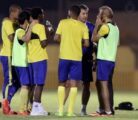 في النصر : داسيلفا يجتمع باللاعبين .. والثلاثي يعود للتدريبات