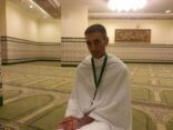 “قس” اعتنق الإسلام واستضافه خادم الحرمين لأداء “الحج” يروي قصة إسلامه