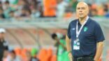 مدرب الأهلي السعودي: توقفات الدوري تضر برتم المباريات