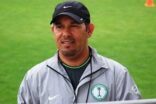 القروني ينفي ما تردد عن اعتزاله التدريب.. ويؤكد: أنتظر عرضاً مناسباً