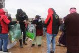 المملكة تقدم المعونات للاجئين السوريين في المناطق الصحراوية بالأردن