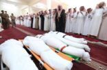وزير التعليم وجموع المصلين يؤدون صلاة الميت على المتوفين بحادثة مكتب تعليم الداير بجازان