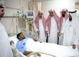 الشيخ الفالح يزور المصابين من رجال الامن في المدينة المنورة