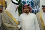 أمير حائل يكرم فهد الشمري نظير تبرعه بكليته لوجه الله تعالى