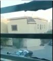 فيديو يظهر شجاعة وبسالة أحد رجال الأمن في مواجهة ارهابيي حي الياسمين