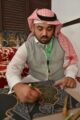 الخط العربي يستهوي زوار الجنادرية ببيت مكة