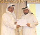 رئيس المجلس البلدي بمكة يكرم الزميل الإعلامي عمر الشيخ