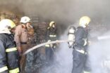 السيطرة على حريق في أحد المستودعات بمكة