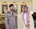 منح اللواء الطالب وسام التميز الأمني