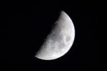 فلكية جدة : قمر رمضان في تربيعه الأول الليله