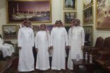 عمدة  العوالي وعمدة العزيزية يزورون مكتبة الحرم المكي الشريف