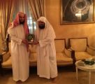 الرئيس العام يكرم الشيخ حمد الدغريري مؤذن المسجد الحرام