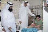 مدير صحة الأحساء بالإنابة يعايد المرضى