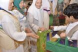 مطوفات حجاج تركيا يودعن الحاجات بالهدايا