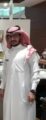 سعودي يجسد قرار توطين المولات بالعمل مديراً لمتجر  بالقصيم