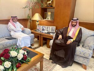 محافظ القطيف يلتقي مدير فرع الجمعية العربية السعودية للثقافة والفنون بالدمام