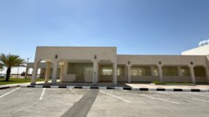 بلدية بقيق توقّع عقدًا استثماريًا لتشغيل وصيانة السوق الشعبي