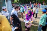مركز الملك سلمان للإغاثة يبدأ توزيع سلال غذائية للأسر المحتاجة في إندونيسيا