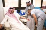 نائب أمير عسير يدشن حملة للتبرع بالدم ويزور المرضى في مستشفى سراة عبيدة