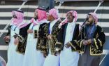 العرضة السعودية تحظى باهتمام وتفاعل زوار مهرجان الملك عبدالعزيز للإبل