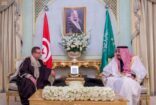 خادم الحرمين الشريفين يستقبل وزير الشؤون الدينية التونسي