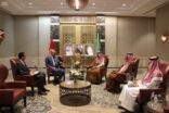 الجدعان يلتقي وزير المالية التونسي على هامش القمة العربية