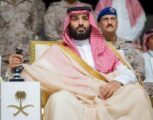 ولي العهد يُدشن أول طائرة تدريب نفاثة من طراز هوك تم تجميعها وتصنيع عدد من أجزائها محلياً