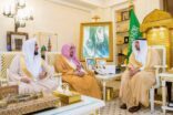 أمير ⁧‫القصيم‬⁩ يستقبل رئيس مجلس إدارة الجمعية الخيرية لتحفيظ القرآن الكريم