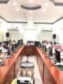 محافظ الحُرّث يرأس اجتماع الإدارات الحكومية لمكافحة حمى الضنك