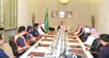 أمير حائل يستقبل رئيس هيئة الهلال الأحمر ويدشن عددًا من الخدمات الإسعافية