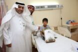 الخدمات الاجتماعية برئاسة المسجد النبوي تزور عدداً من المرضى